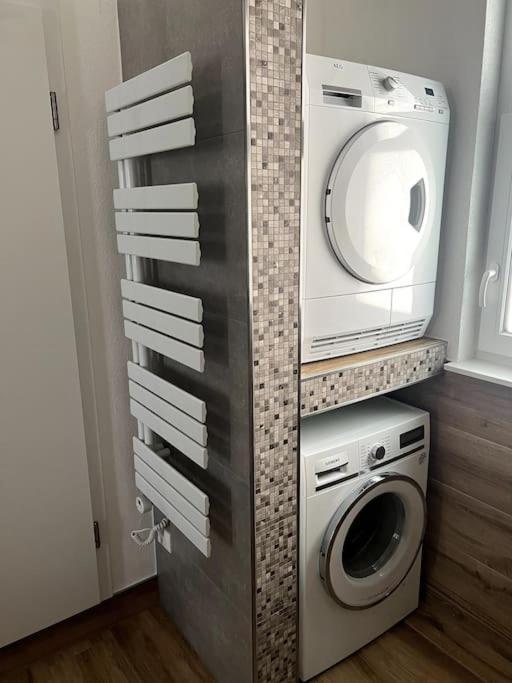 Eich  Moderne, Stilvolle Ferienwohnung In Eich מראה חיצוני תמונה